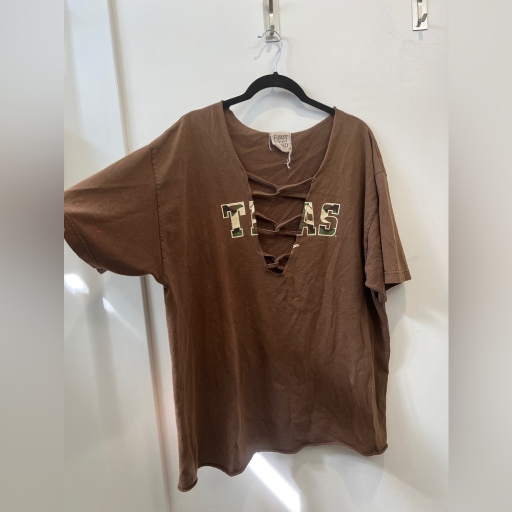 LF Tee - Picture 2 of 6